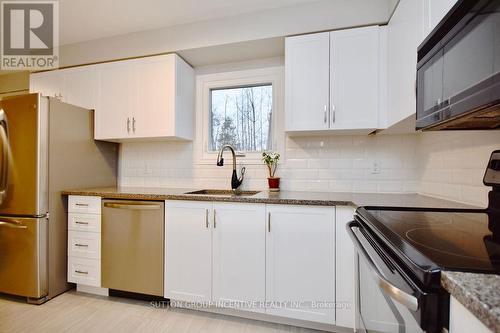 1916 Applewood Avenue, Innisfil (Alcona), ON - Indoor Photo Showing Kitchen