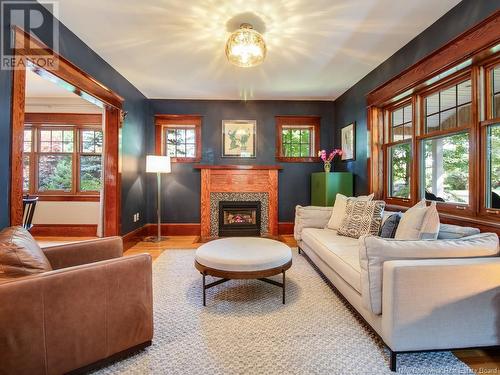 118 Grey Street, Fredericton, NB - Indoor Photo Showing Living Room With Fireplace