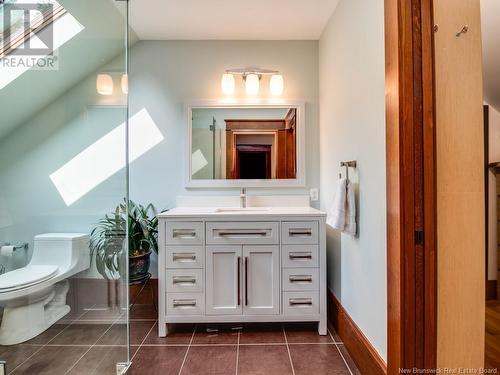 118 Grey Street, Fredericton, NB - Indoor Photo Showing Bathroom