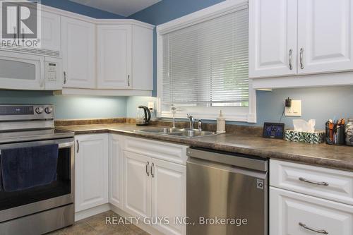 717 Overend Gardens, Peterborough (Monaghan), ON - Indoor Photo Showing Kitchen With Double Sink