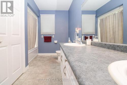 717 Overend Gardens, Peterborough (Monaghan), ON - Indoor Photo Showing Bathroom