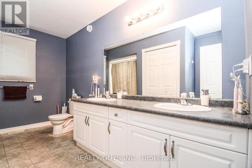 717 Overend Gardens, Peterborough (Monaghan), ON - Indoor Photo Showing Bathroom