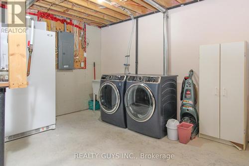 717 Overend Gardens, Peterborough (Monaghan), ON - Indoor Photo Showing Laundry Room