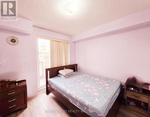 2035 - 3025 Finch Avenue W, Toronto (Humbermede), ON - Indoor Photo Showing Bedroom