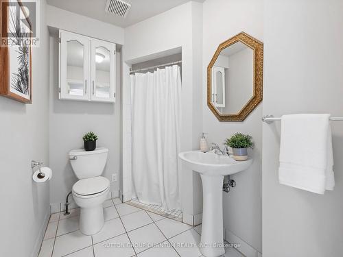 3569 Belvedere Crescent, Mississauga, ON - Indoor Photo Showing Bathroom