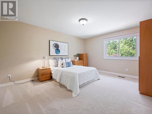 3569 Belvedere Crescent, Mississauga, ON - Indoor Photo Showing Bedroom