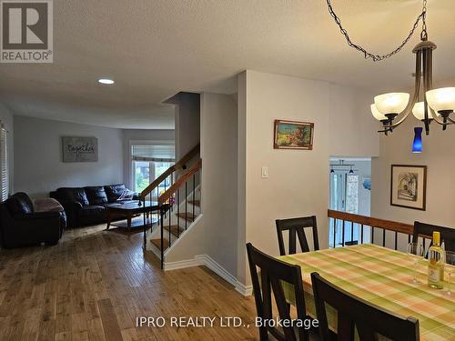 7027 Estoril Road, Mississauga (Meadowvale), ON - Indoor Photo Showing Dining Room