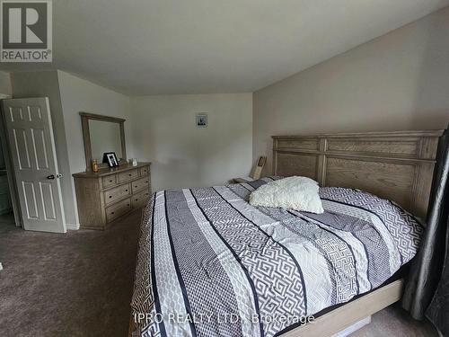 7027 Estoril Road, Mississauga (Meadowvale), ON - Indoor Photo Showing Bedroom