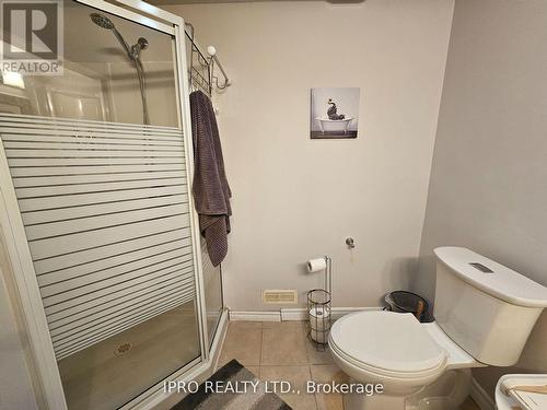 7027 Estoril Road, Mississauga, ON - Indoor Photo Showing Bathroom