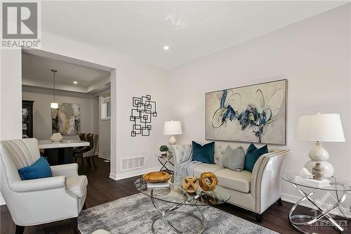 773 Derreen Avenue, Stittsville, ON - Indoor Photo Showing Living Room