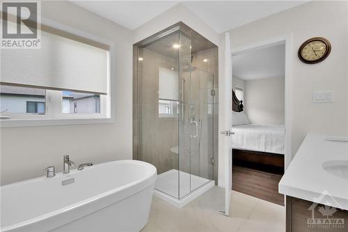 773 Derreen Avenue, Stittsville, ON - Indoor Photo Showing Bathroom