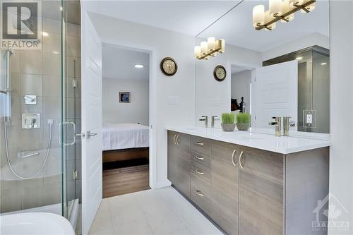 773 Derreen Avenue, Stittsville, ON - Indoor Photo Showing Bathroom