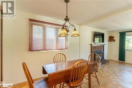 1034 Eighth Lane, Minden, ON - Indoor Photo Showing Dining Room