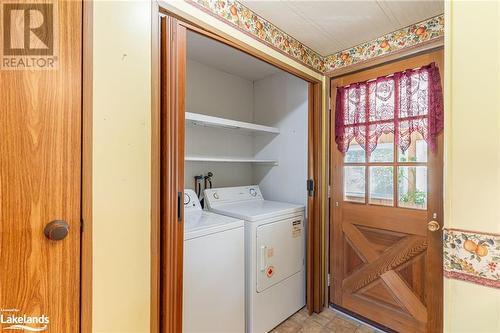 1034 Eighth Lane, Minden, ON - Indoor Photo Showing Laundry Room