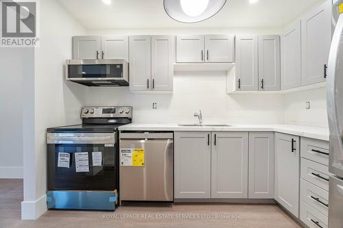 457 - 16 Harper Way, Markham (Aileen-Willowbrook), ON - Indoor Photo Showing Kitchen