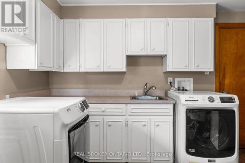 81 Clapperton Street, Barrie, ON - Indoor Photo Showing Laundry Room