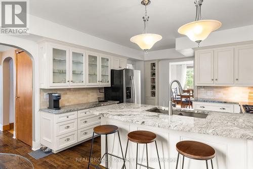 81 Clapperton Street, Barrie (Codrington), ON - Indoor Photo Showing Kitchen With Upgraded Kitchen