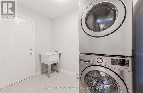 1945 Foxwood Avenue, London, ON - Indoor Photo Showing Laundry Room