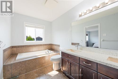 1945 Foxwood Avenue, London, ON - Indoor Photo Showing Bathroom