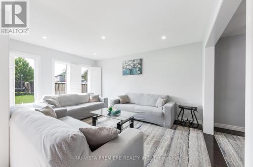 1945 Foxwood Avenue, London, ON - Indoor Photo Showing Living Room