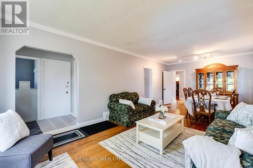 45 Mayall Avenue, Toronto (Downsview-Roding-Cfb), ON - Indoor Photo Showing Living Room