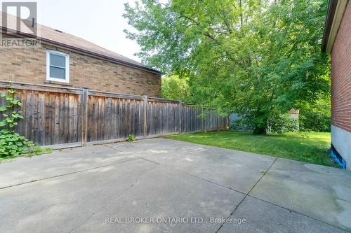 45 Mayall Avenue, Toronto (Downsview-Roding-Cfb), ON - Outdoor