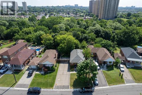 45 Mayall Avenue, Toronto (Downsview-Roding-Cfb), ON - Outdoor With View