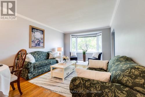 45 Mayall Avenue, Toronto (Downsview-Roding-Cfb), ON - Indoor Photo Showing Living Room