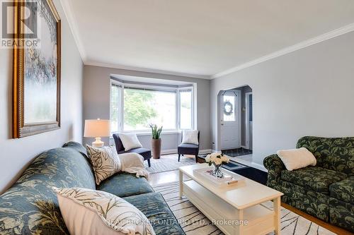 45 Mayall Avenue, Toronto (Downsview-Roding-Cfb), ON - Indoor Photo Showing Living Room