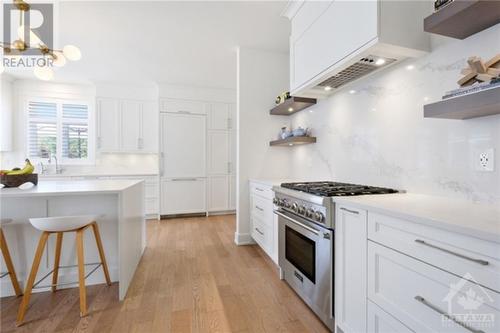 222 Pioneer Road, Russell, ON - Indoor Photo Showing Kitchen With Upgraded Kitchen