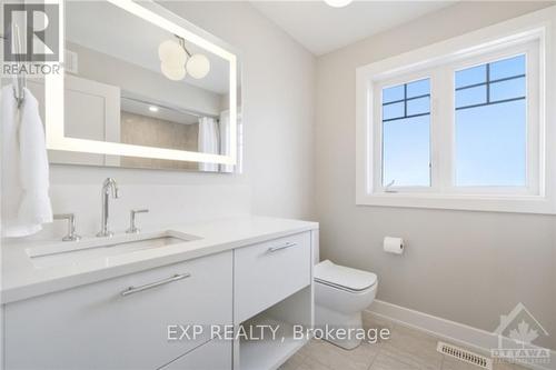 222 Pioneer Road, Russell, ON - Indoor Photo Showing Bathroom