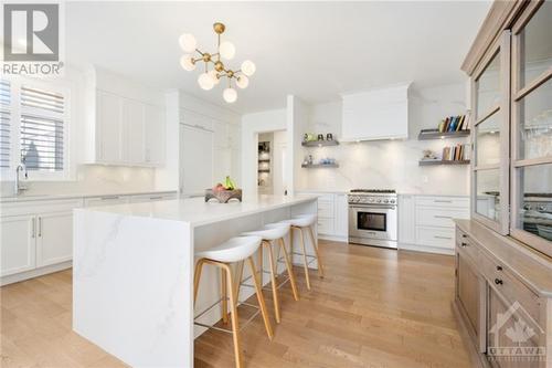 222 Pioneer Road, Russell, ON - Indoor Photo Showing Kitchen With Upgraded Kitchen