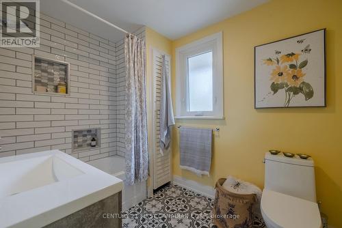 170 Langarth Street E, London, ON - Indoor Photo Showing Bathroom