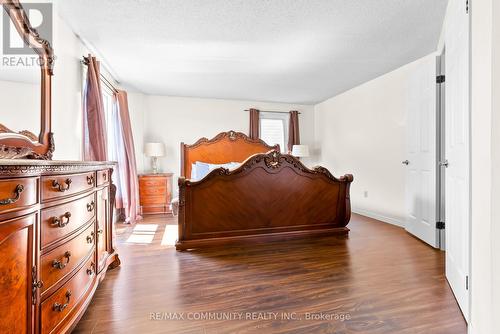 16 Hallen Road, Brampton (Fletcher'S West), ON - Indoor Photo Showing Bedroom