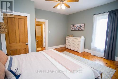 386 Maple Avenue S, Brant (Burford), ON - Indoor Photo Showing Bedroom