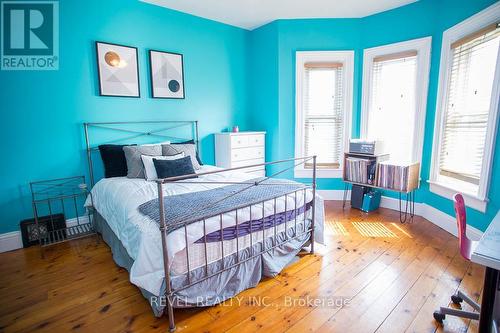 386 Maple Avenue S, Brant (Burford), ON - Indoor Photo Showing Bedroom