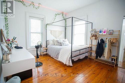 386 Maple Avenue S, Brant, ON - Indoor Photo Showing Bedroom