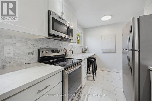 1 - 909 King Street W, Oshawa, ON - Indoor Photo Showing Kitchen