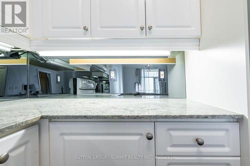 1805 - 350 Princess Royal Drive, Mississauga (City Centre), ON - Indoor Photo Showing Kitchen