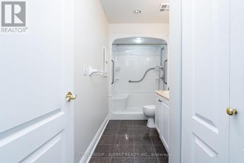 1805 - 350 Princess Royal Drive, Mississauga (City Centre), ON - Indoor Photo Showing Bathroom