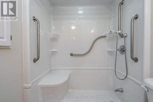 1805 - 350 Princess Royal Drive, Mississauga, ON - Indoor Photo Showing Bathroom