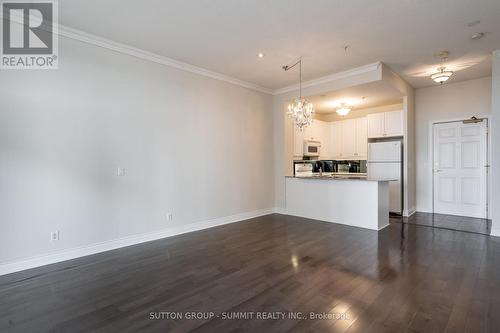 1805 - 350 Princess Royal Drive, Mississauga (City Centre), ON - Indoor Photo Showing Kitchen