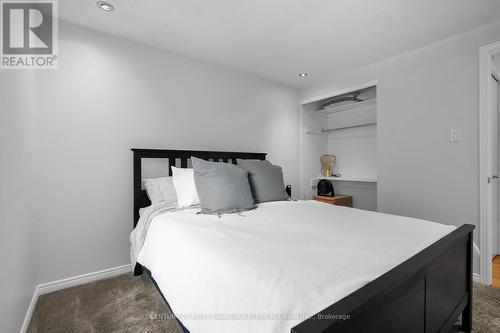 75 Grenfell Court, London, ON - Indoor Photo Showing Bedroom