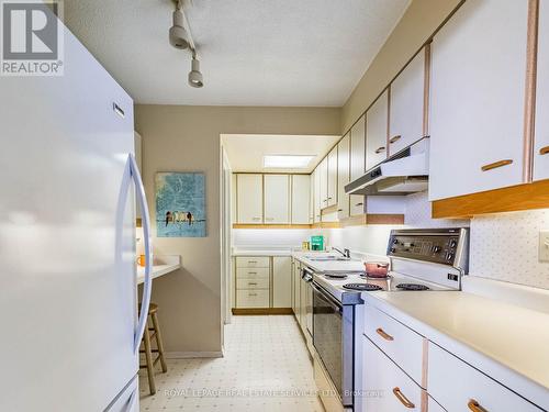 Unit 8 - 284 Mill Road, Toronto (Markland Wood), ON - Indoor Photo Showing Kitchen