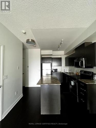 1907 - 360 Square One Drive, Mississauga (City Centre), ON - Indoor Photo Showing Kitchen