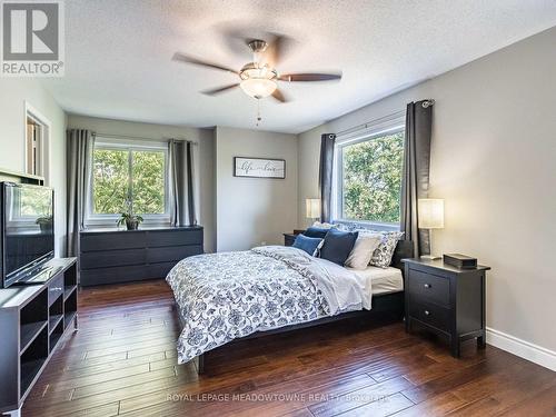 916 Mcduffe Crescent, Milton (Beaty), ON - Indoor Photo Showing Bedroom