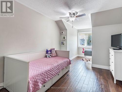 916 Mcduffe Crescent, Milton (Beaty), ON - Indoor Photo Showing Bedroom