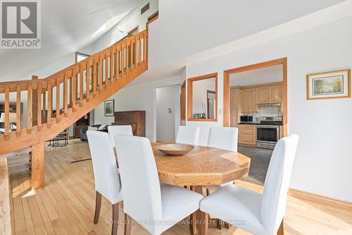 9433 Sideroad 10, Erin, ON - Indoor Photo Showing Dining Room