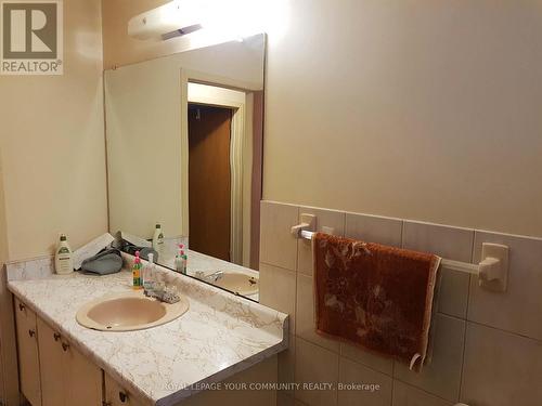 14 May Avenue, Richmond Hill (North Richvale), ON - Indoor Photo Showing Bathroom