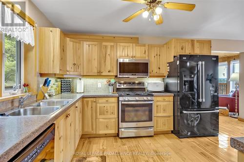 149 Park Lane, Asphodel-Norwood, ON - Indoor Photo Showing Kitchen With Double Sink